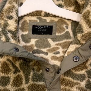 Coast Crosby Men's V-Neck Sweater - Green and Cream